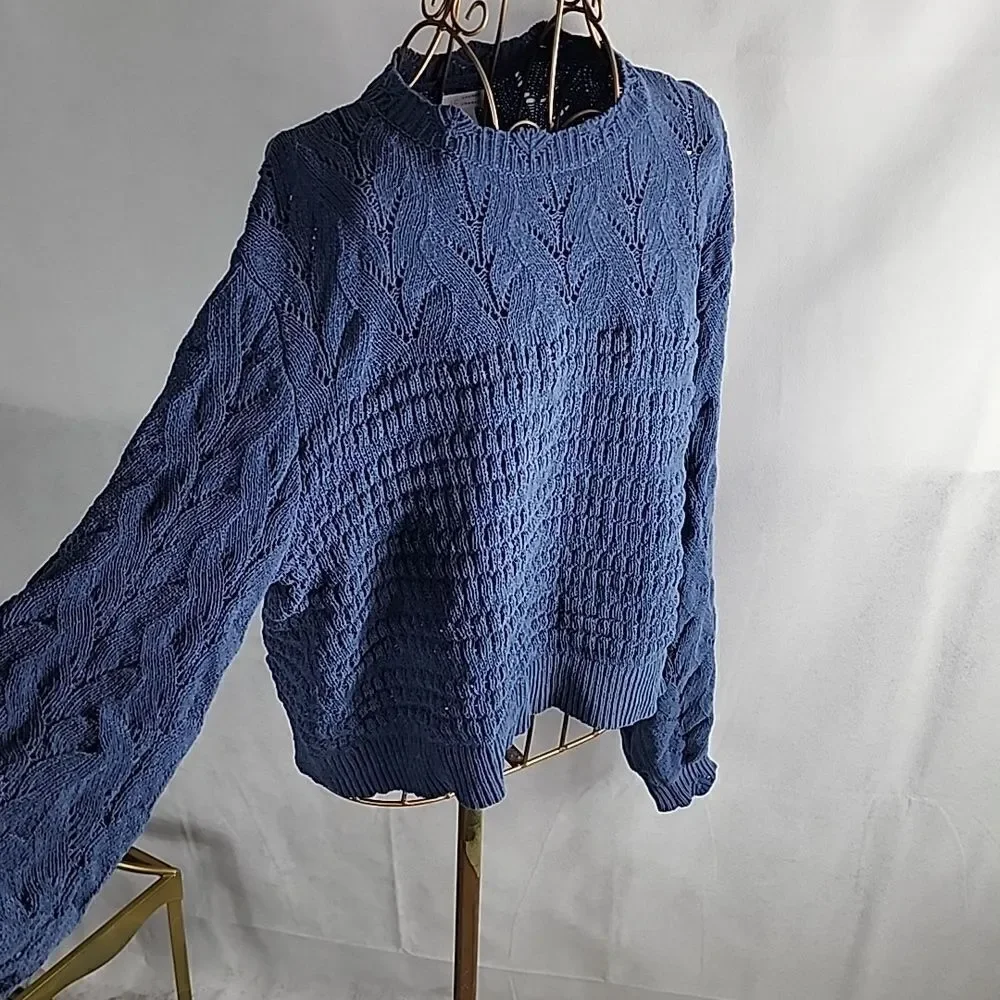 Lavender Blue Knit Cropped Wide Sleeved Sweater Size M